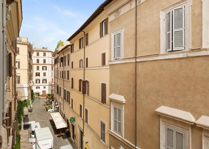 Crystal Piazza Navona